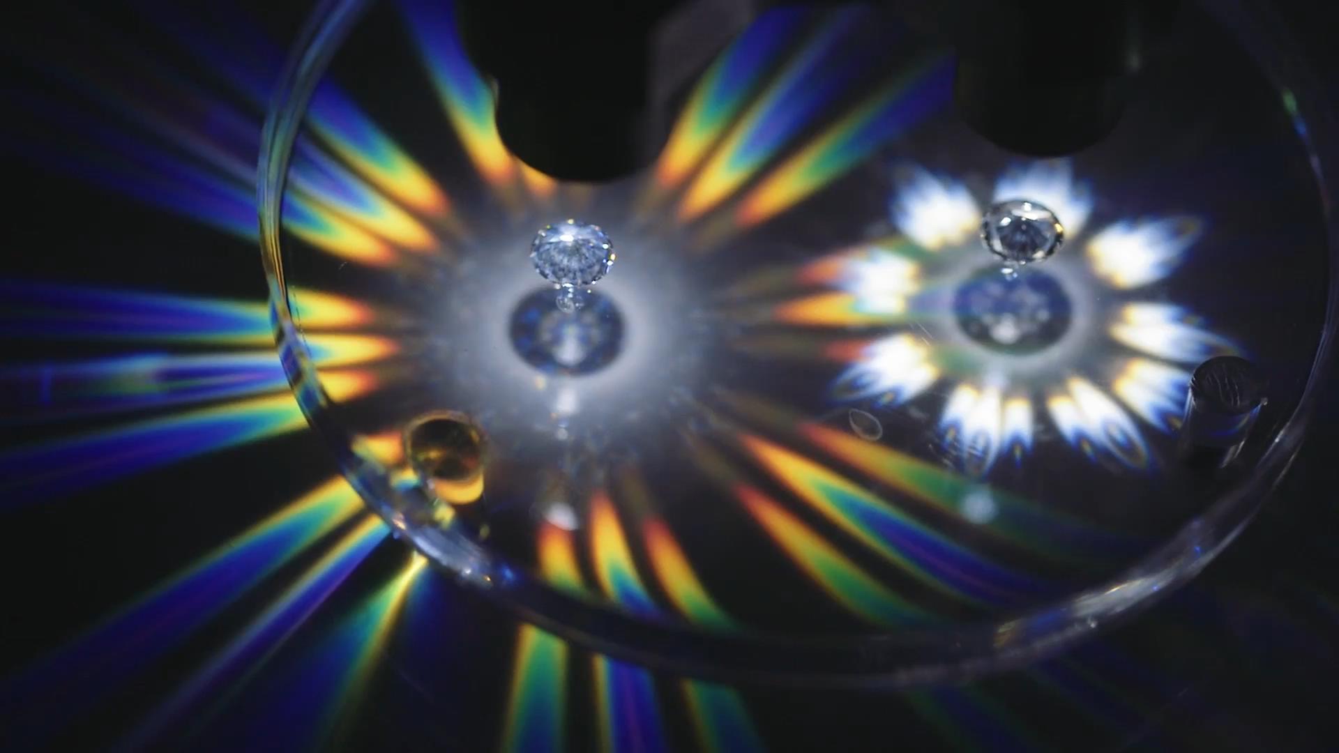 2分钟手把手教你5招区分天然钻石和莫桑钻,做珠宝专家so easy!