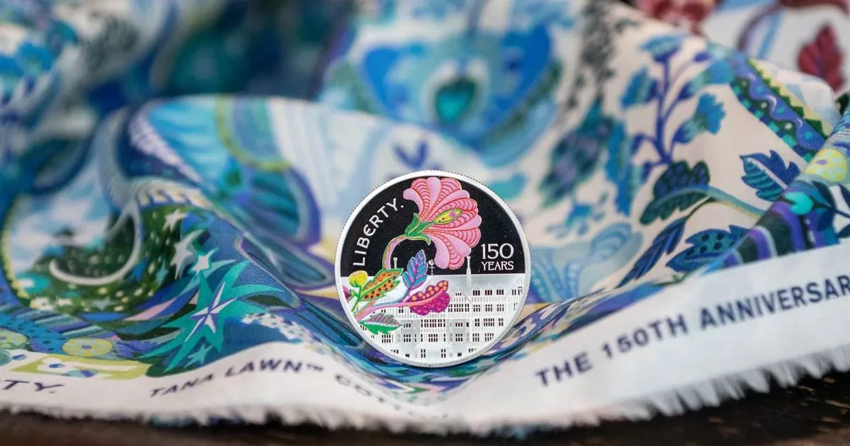 Royal Mint发布限量版5英镑硬币,以纪念150年流行的英国百货商店Liberty