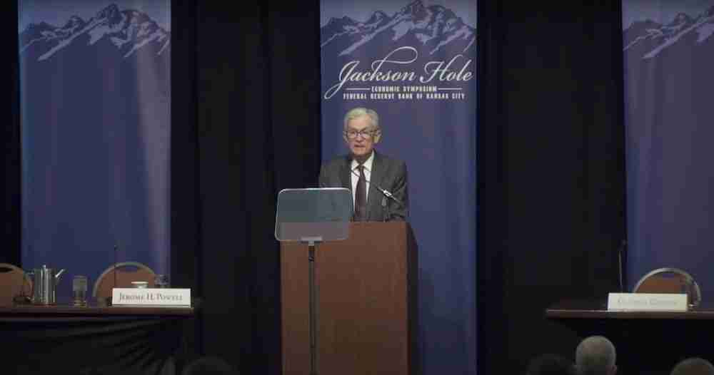 比特币（BTC）在美联储主席暗示降息前攀升至全球货币额的1.7%